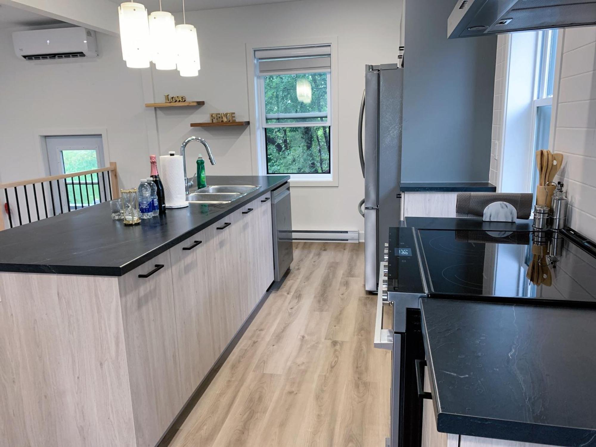10 Minutes To Dt With Free Parking Apartment Longueuil Bagian luar foto